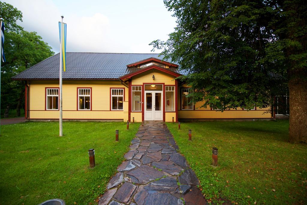 Villa Hotel Theresa Rakvere Exterior photo