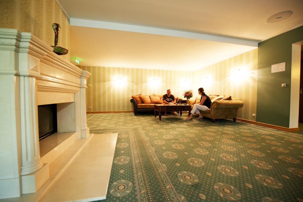 Villa Hotel Theresa Rakvere Exterior photo
